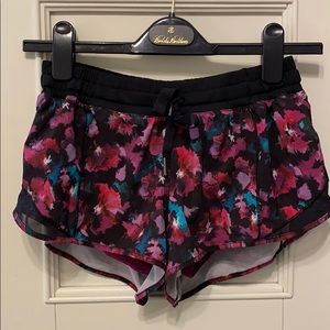 Lululemon Hotty Hot Short 2.5”
